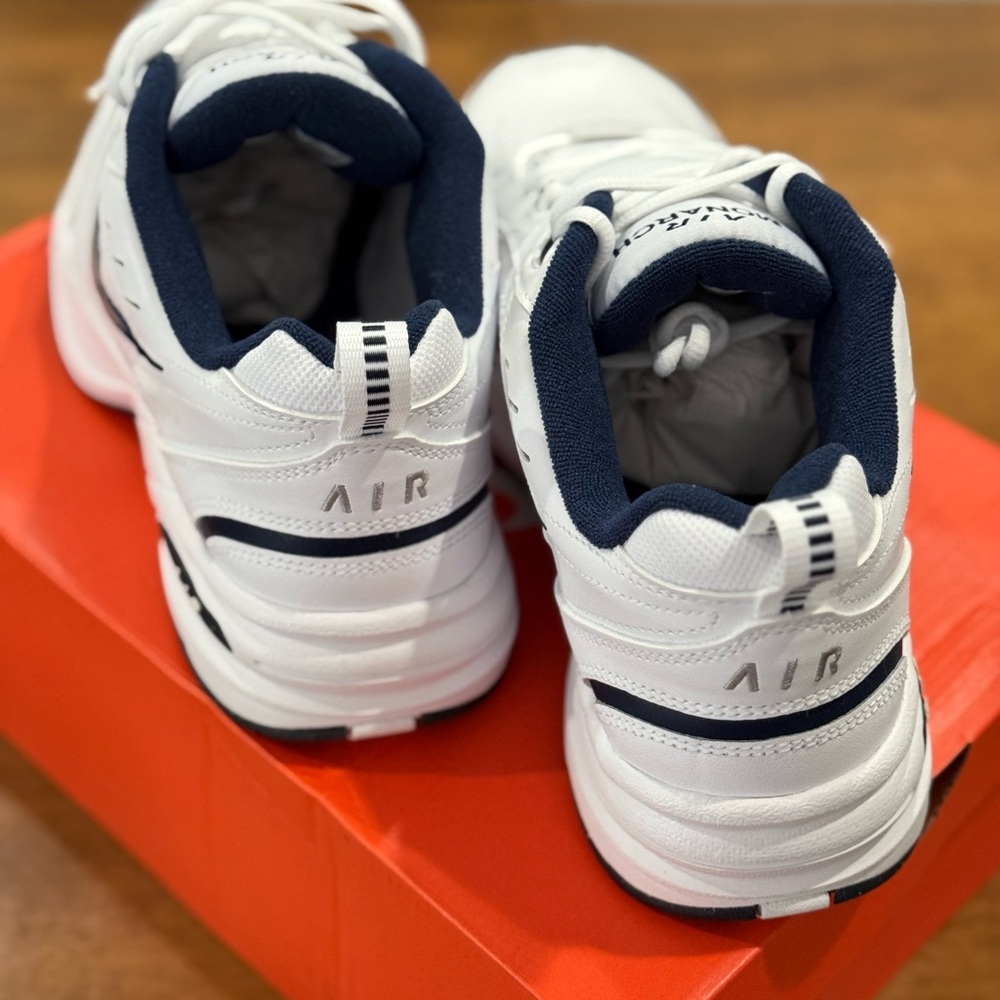 Nike Monarch IV - Men’s 11 - brand new - Picture 3 of 5